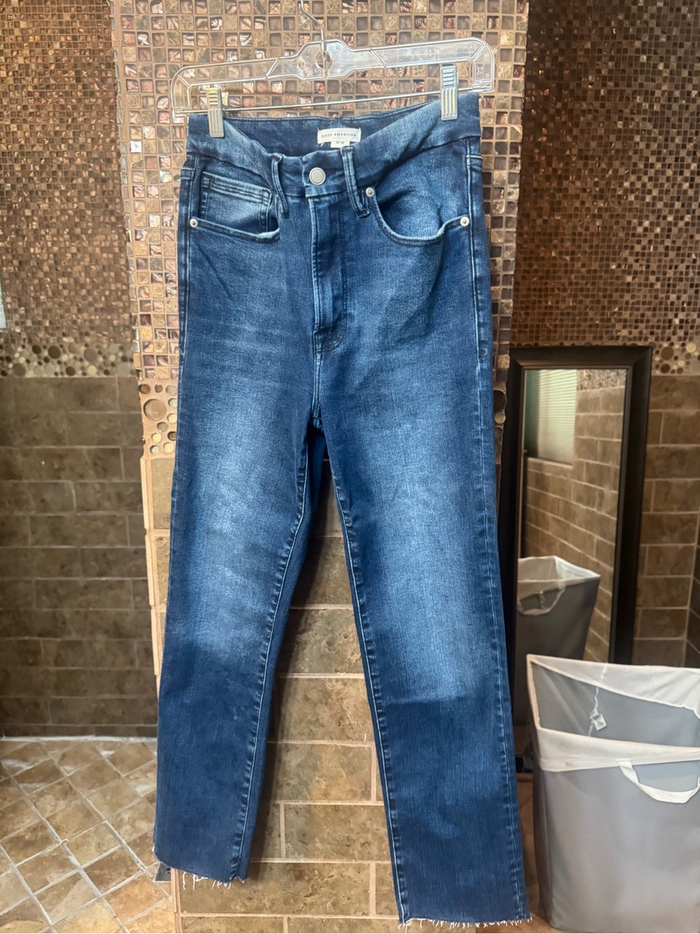 Good American Skinny Jeans in Dark Blue Wash
